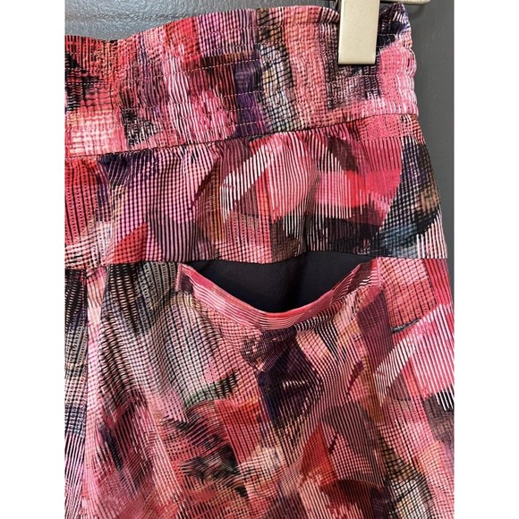 Lululemon Spring Break Away Short Size 2 Pinks & Black Pockets Stretch - Picture 5 of 7